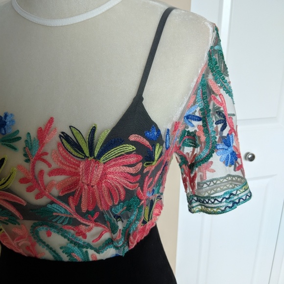 Embroidered Top - Picture 5 of 7